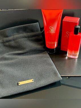 Giorgio Armani Sì Passione Fragrance & Body Set with Black Pouch
